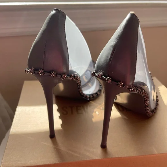 Steven Madden Dark Grey Vinyl Pump - Picture 4 of 4